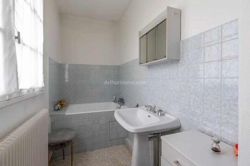 Maison - 210 m² - 9 pièces