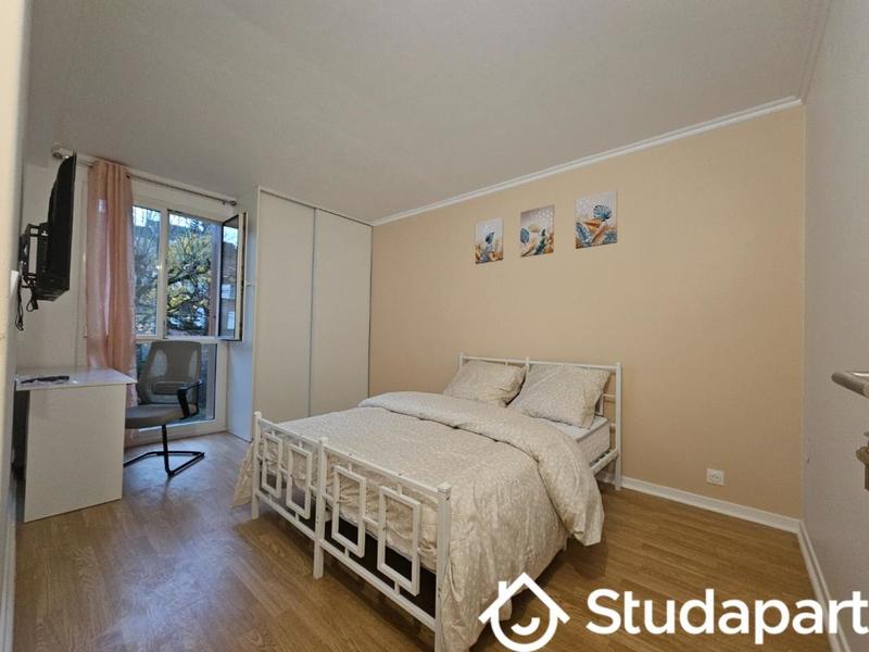 Chambre - 12 m² - 1 pièce