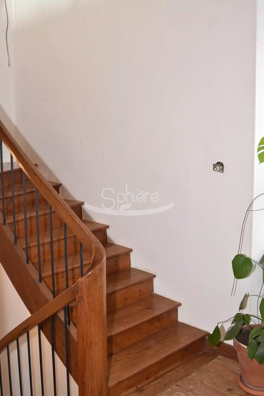 Maison - 248 m² - 10 pièces