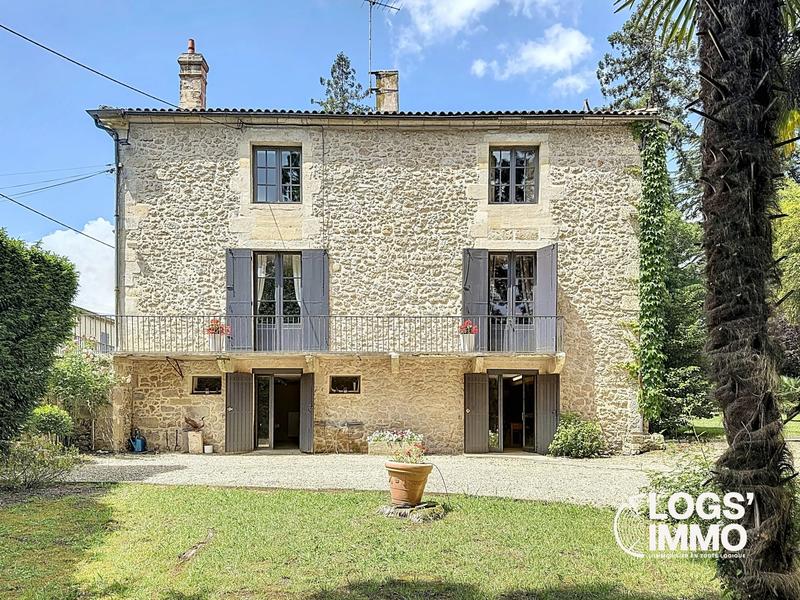Maison - 347 m² - 10 pièces
