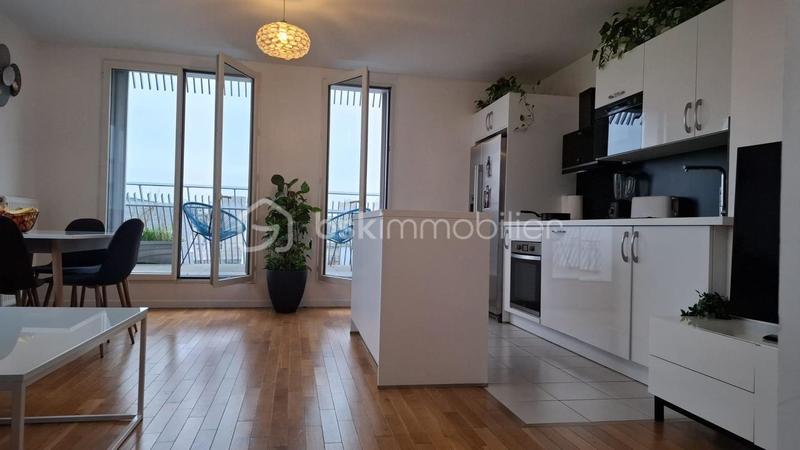 Appartement - 97 m² - 5 pièces