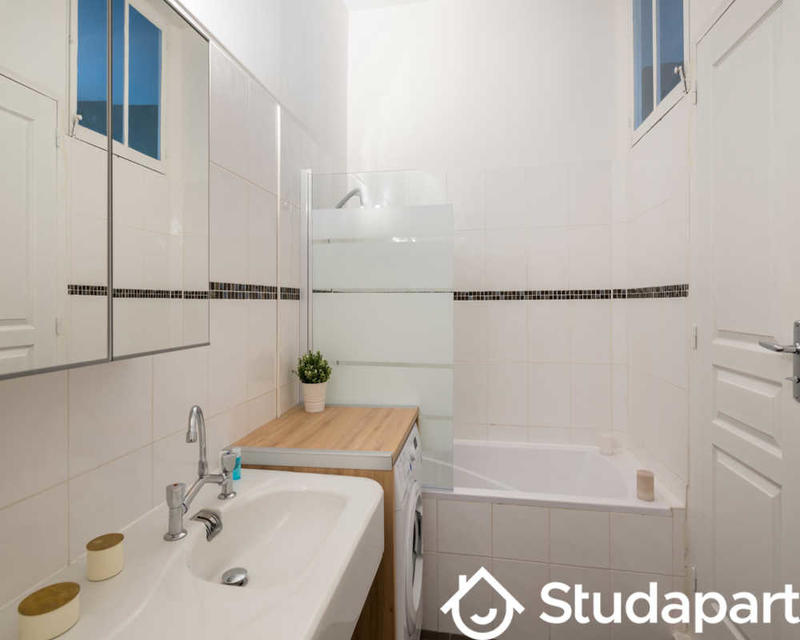 Chambre - 250 m² - 1 pièce