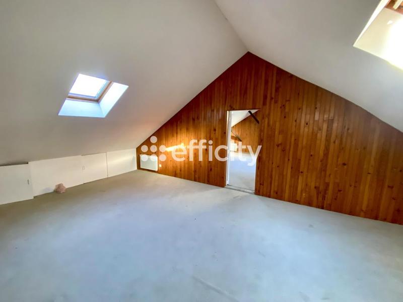 Maison - 232 m² - 8 pièces