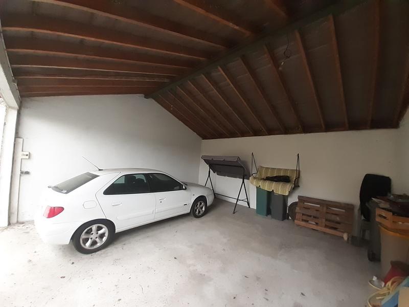 Maison - 246 m² - 9 pièces