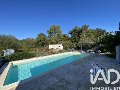 Maison - 140 m² - 5 pièces