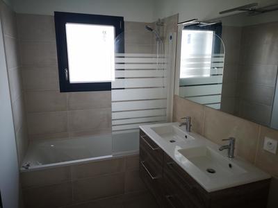 Maison - 250 m² - 4 pièces