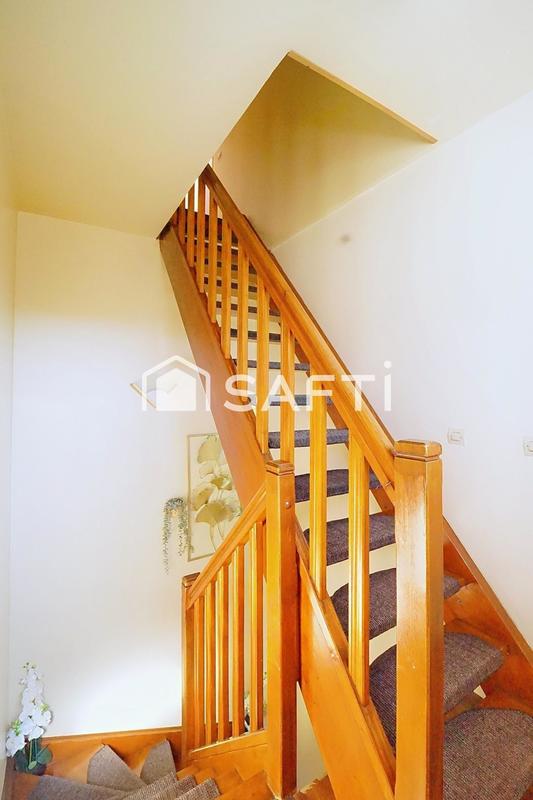 Maison - 200 m² - 7 pièces