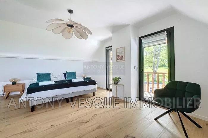 Maison - 180 m² - 7 pièces