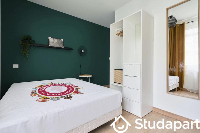 Chambre - 10 m² - 1 pièce