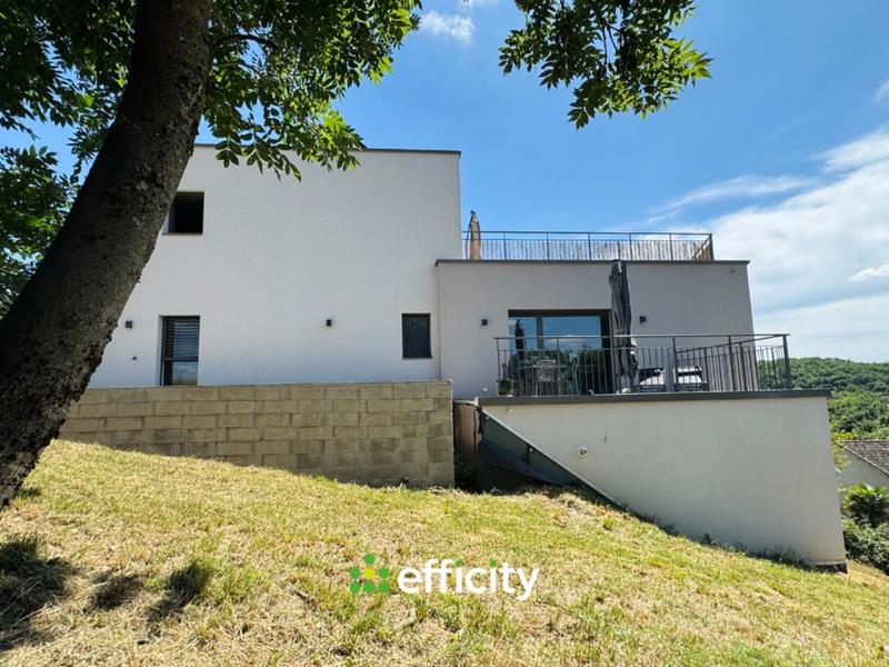 Maison - 143 m² - 5 pièces