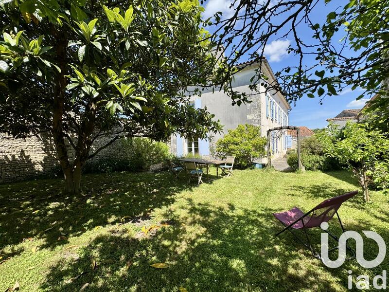 Maison - 240 m² - 7 pièces