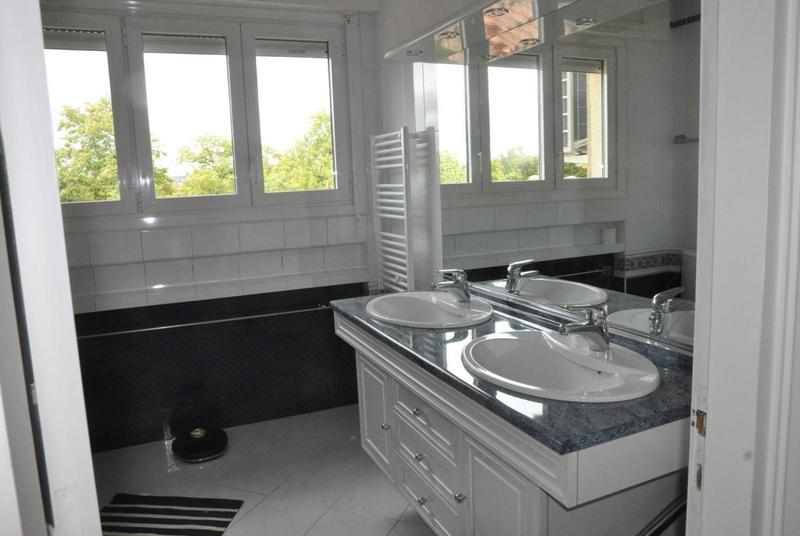 Maison de ville - 264 m² - 14 pièces