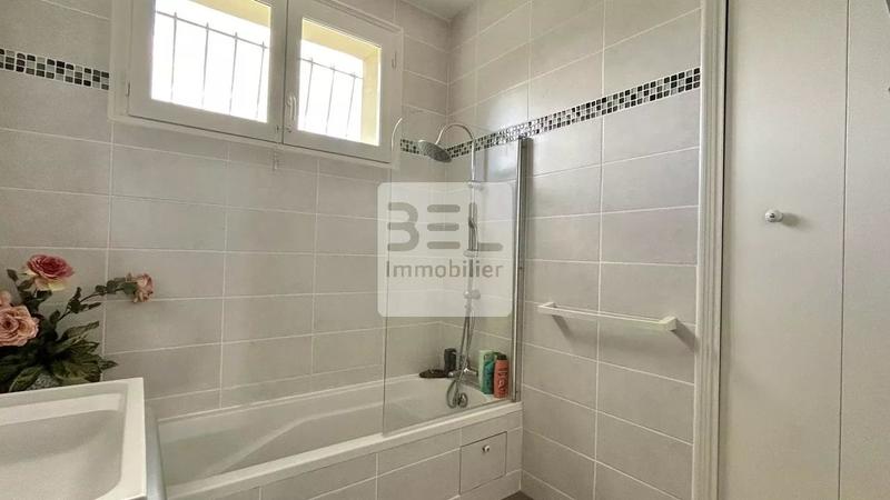 Villa - 195 m² - 8 pièces