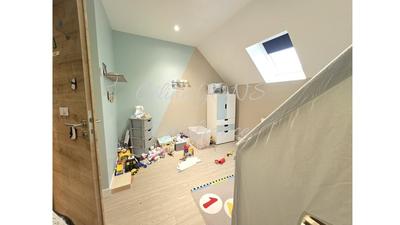 Maison - 171 m² - 9 pièces