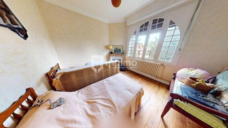 Demeure - 200 m² - 10 pièces