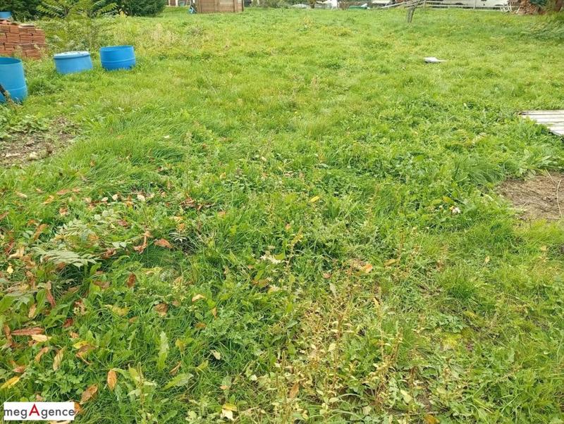 Terrain constructible - 1 800 m²