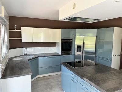 Maison - 200 m² - 8 pièces