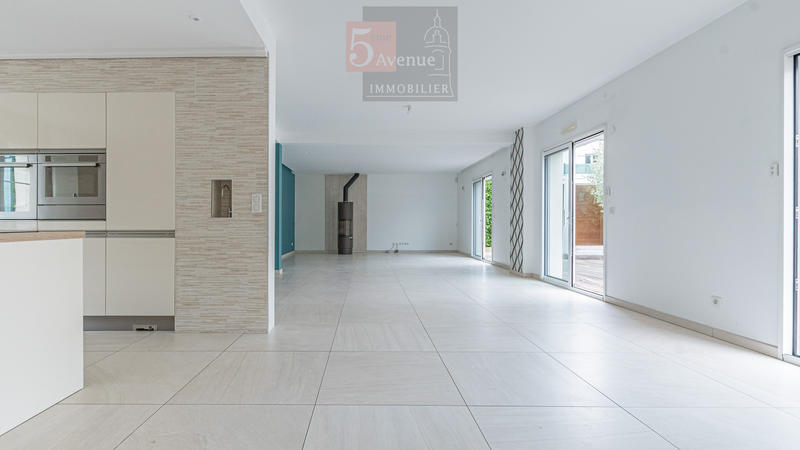 Maison - 197 m² - 6 pièces