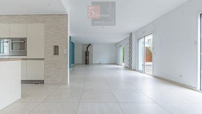 Maison - 197 m² - 6 pièces