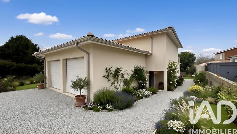 Maison - 202 m² - 6 pièces