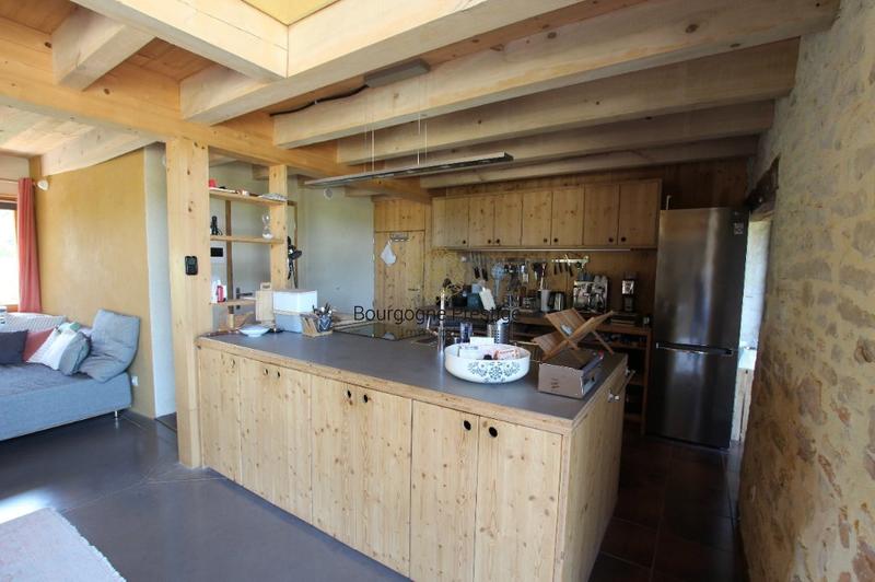 Propriété - 228 m² - 9 pièces