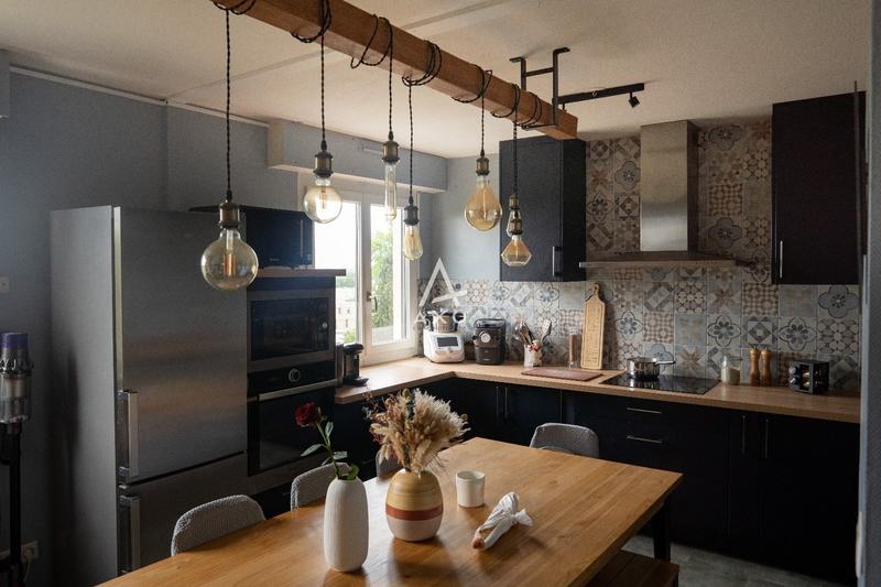 Appartement - 94 m² - 5 pièces