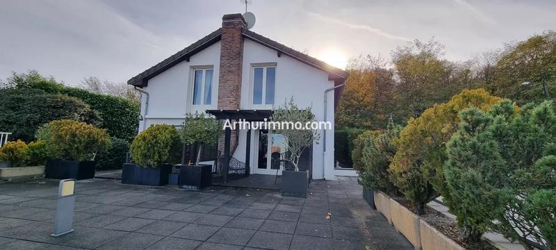 Maison - 210 m² - 7 pièces