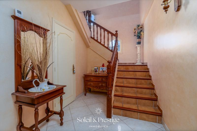 Villa - 210 m² - 8 pièces