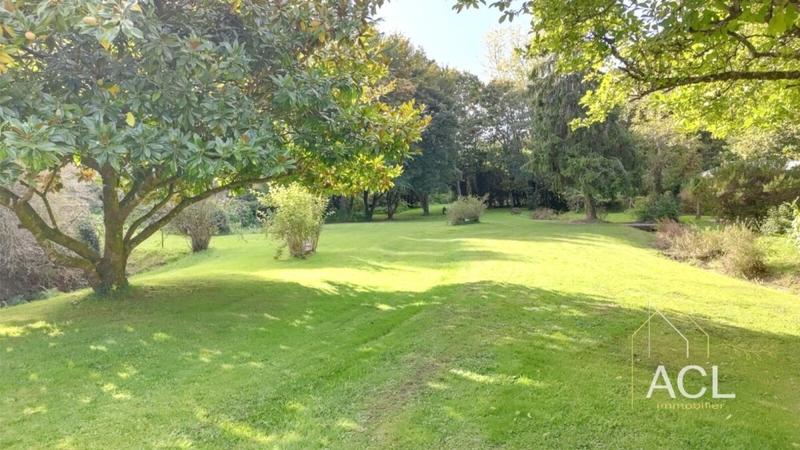 Maison - 317 m² - 12 pièces