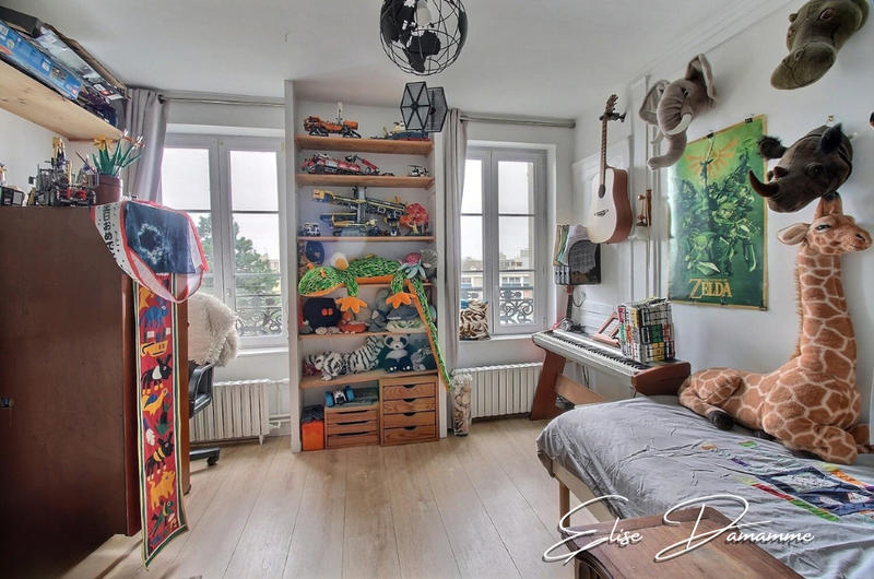 Maison - 320 m² - 12 pièces