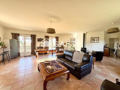 Maison - 400 m² - 21 pièces