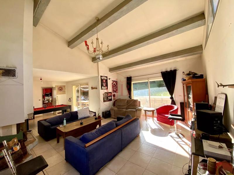 Villa - 186 m² - 7 pièces