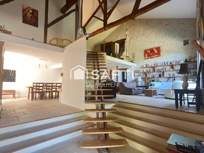 Maison - 235 m² - 8 pièces