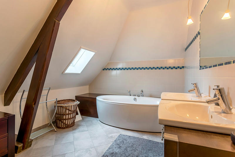 Villa - 263 m² - 9 pièces