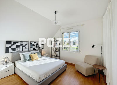 Maison - 200 m² - 7 pièces