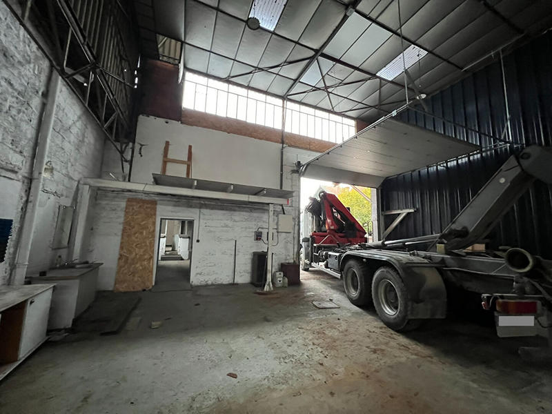 Local d'activité / Entrepôt - 388 m²