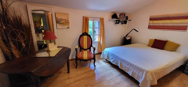 Maison - 300 m² - 12 pièces