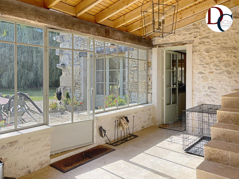 Maison - 405 m² - 11 pièces