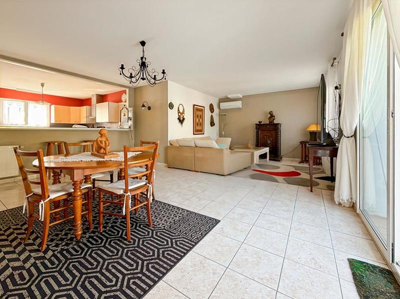 Maison - 121 m² - 4 pièces