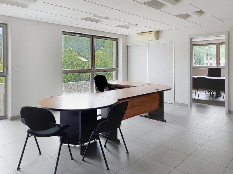 Bureau - 97 m² - 4 pièces