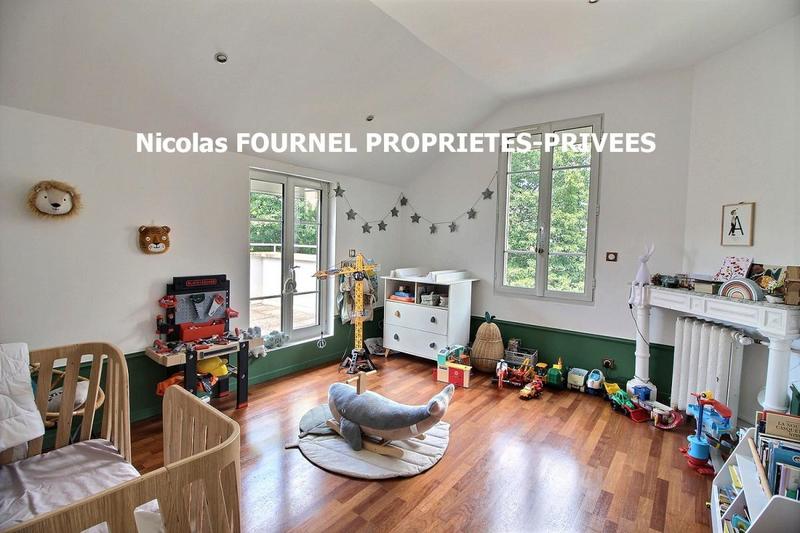 Propriété - 275 m² - 8 pièces