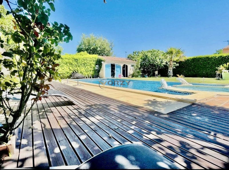 Villa - 270 m² - 7 pièces