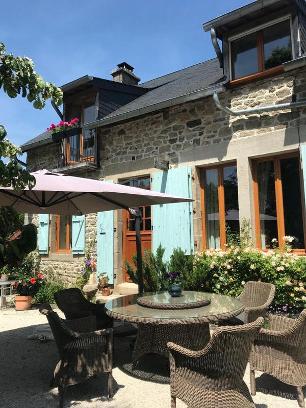 Maison - 220 m² - 10 pièces