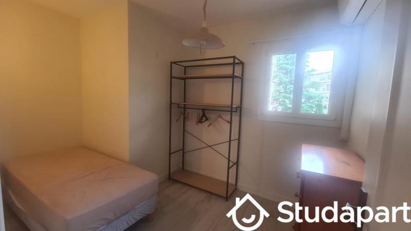 Chambre - 9 m² - 1 pièce