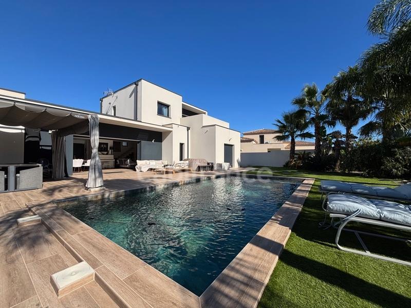 Maison - 200 m² - 6 pièces