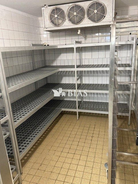 Fonds de commerce - Local commercial - 150 m²
