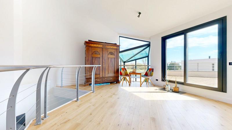 Maison - 220 m² - 5 pièces