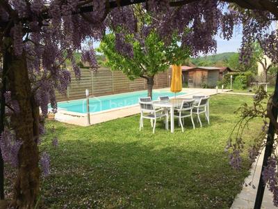 Maison traditionnelle - 92 m² - 4 pièces