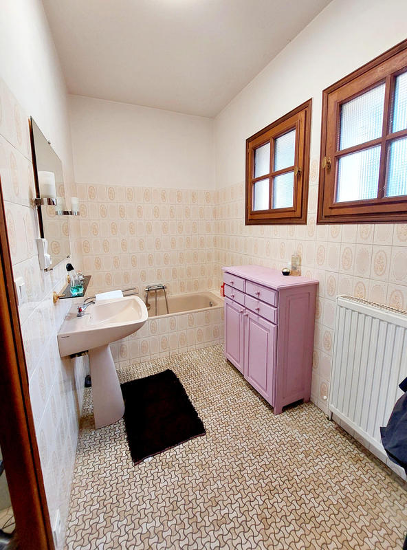 Maison - 220 m² - 7 pièces