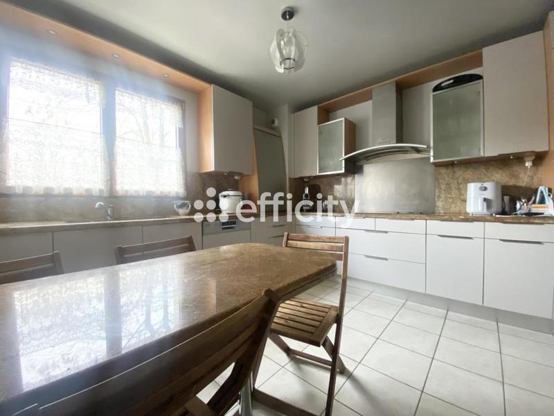 Appartement - 140 m² - 5 pièces